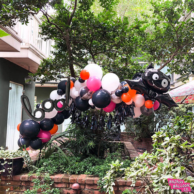 Halloween Balloon Garland